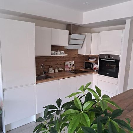 "Modern Apartment Matutu" - Parking Is In The Garage Макарска Екстериор снимка